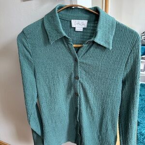 Size small cotton club button up shirt